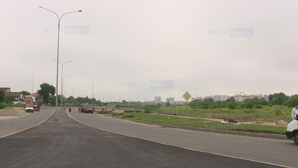 В Брянске начался финишный этап строительства дороги по улице Ильи Иванова