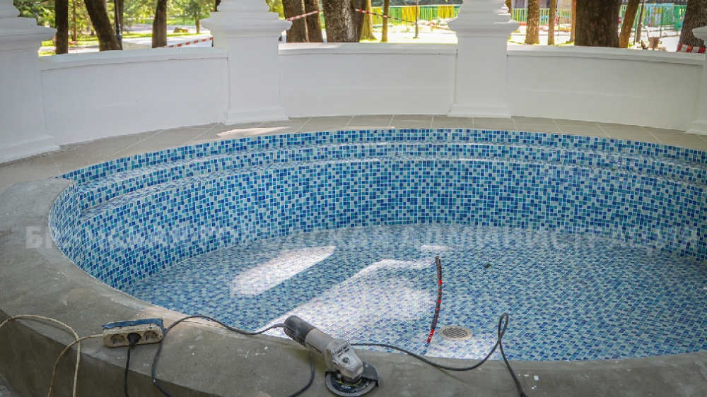 В брянском парке имени А.К. Толстого завершается ремонт ротонды