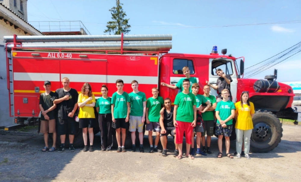 В Унече профильная смена «Знамя Пересвета» посетила с экскурсией пожарно-спасательную часть № 39