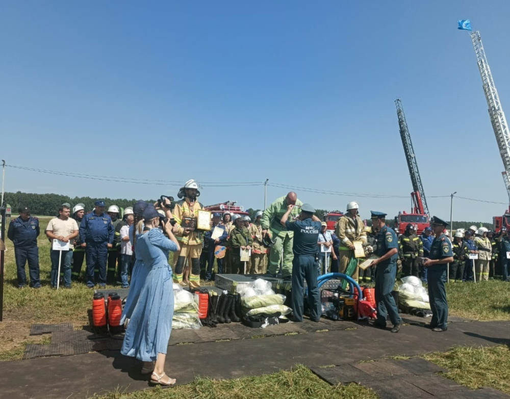 Максим Булова из Унечи стал серебряным призером региональных соревнований среди команд пожарных-добровольцев