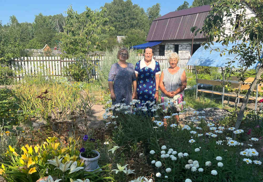 В Унечском районе сотрудники ГБУ КЦСОН помогают пожилым людям заводить новых друзей