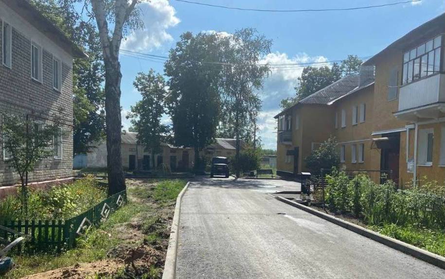 В Сельцо по нацпроекту отремонтировали два двора