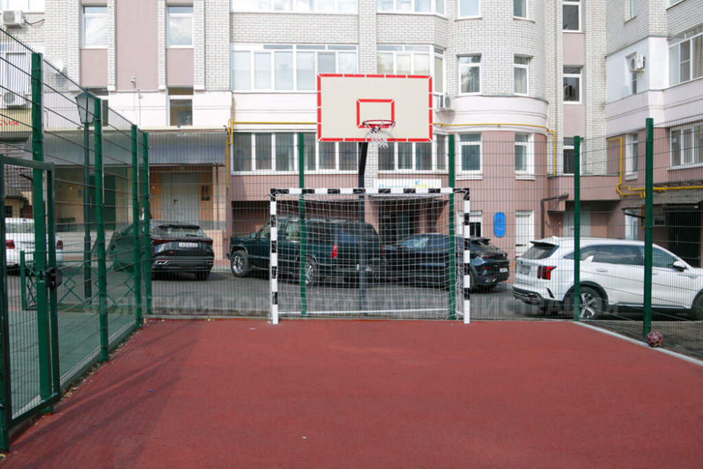 В Брянске отремонтировали двор по улице Горького