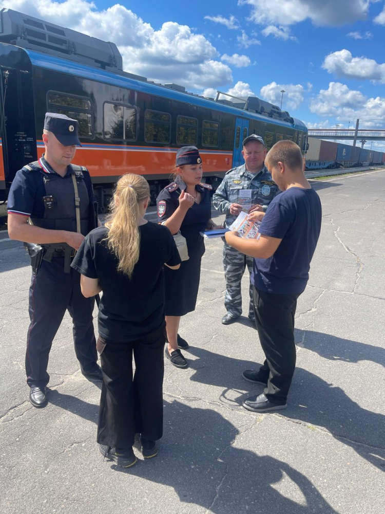 Транспортные полицейские Линейного отдела полиции на станции Унеча проводят ОПМ «Безопасный транспорт»