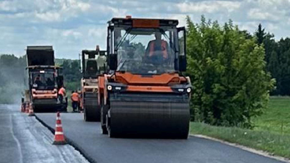 В Брянской области продолжается ремонт участков автодороги Погар-Стародуб