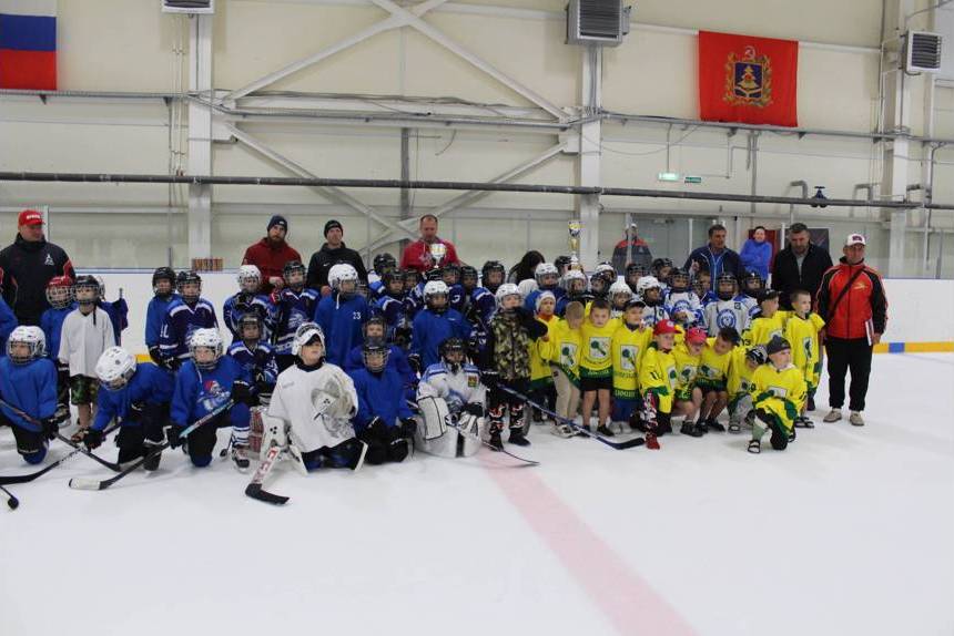 В Брянске определили победителей хоккейного турнира «Кубок первоклассника»