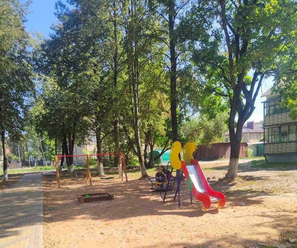 В Унече по нацпроекту благоустроили сквер по улице Суворова