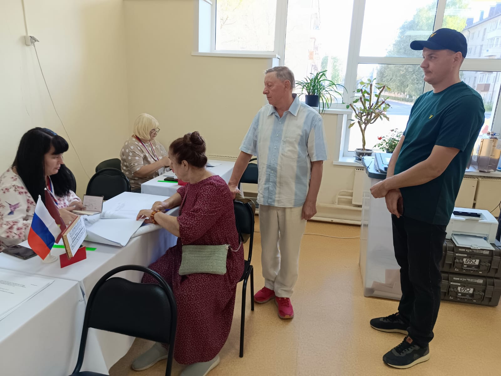 В Унечском районе все  избирательные участки открылись в 8 часов утра