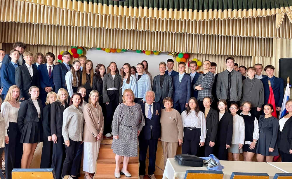 Унечские школьники встретились с профессором кафедры Авиационно-космической теплотехники МАИ Пётром Васильевичем Никитиным