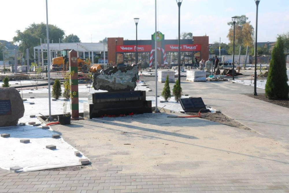 Реконструкция сквера «40 лет Победы» в г. Стародуб выходит на финишную прямую