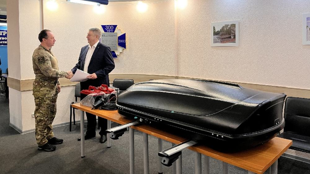 Губернатор Александр Богомаз передал отряду «БАРС-Брянск» комплект спецоборудования