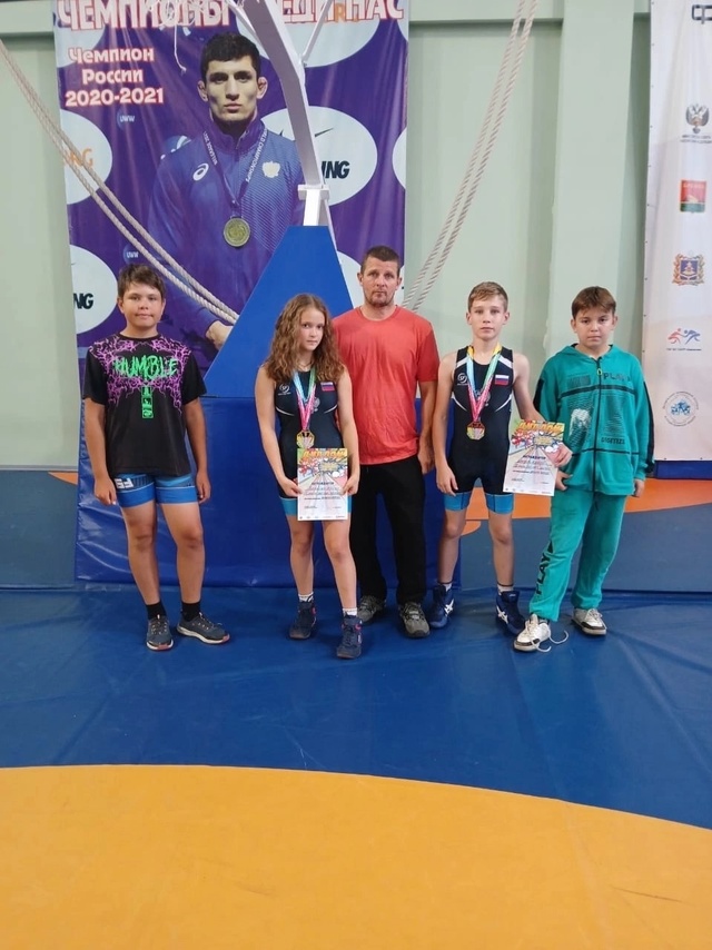 Юные спортсмены из Унечи стали победителями первого этапа Всероссийского фестиваля «Борьба в школу»