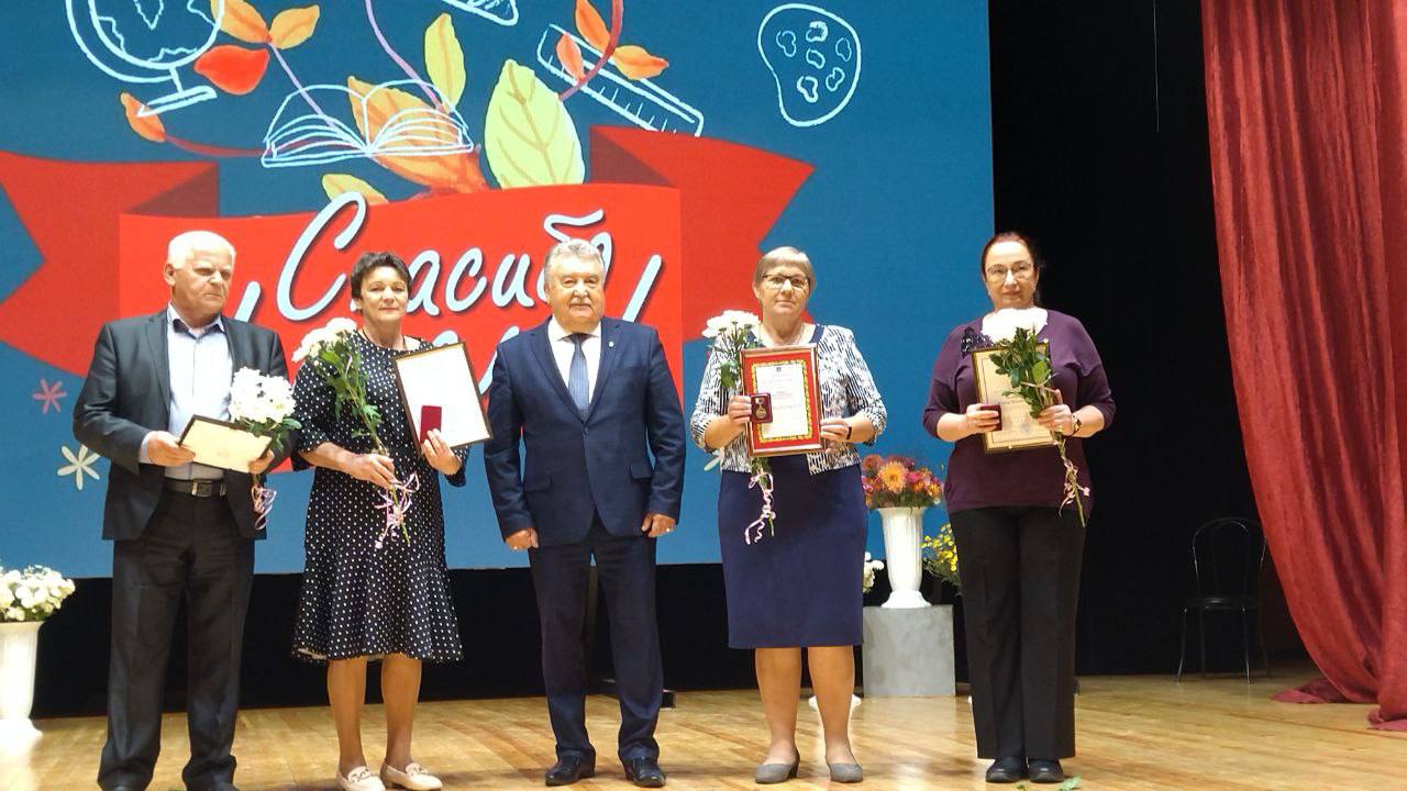 В Унече прошёл торжественный концерт, посвящённый Дню учителя