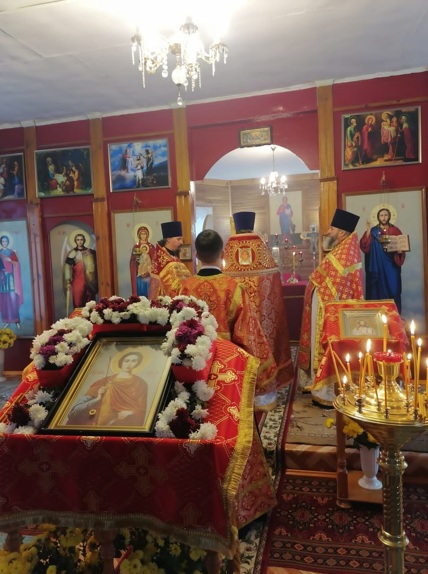 Храм Димитрия Солунского брянского села Дубровка отметил престольный праздник