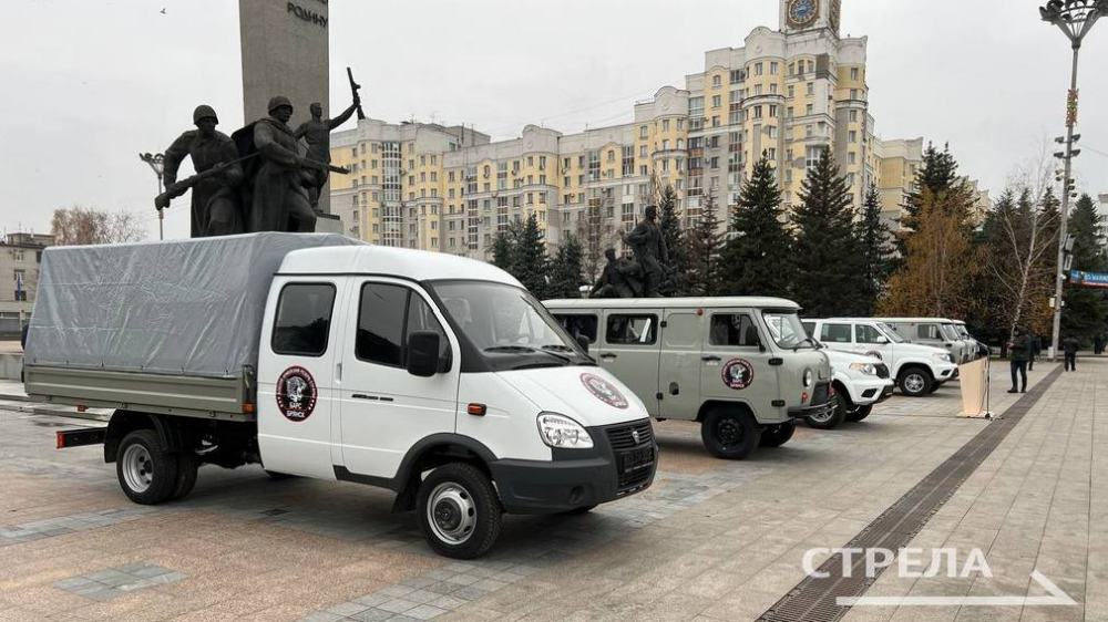 Губернатор Богомаз вручил подразделению «БАРС-Брянск» ключи от новых автомобилей