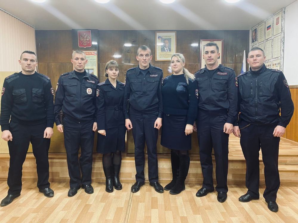 В Унече участковых уполномоченных полиции поздравили с профессиональным праздником