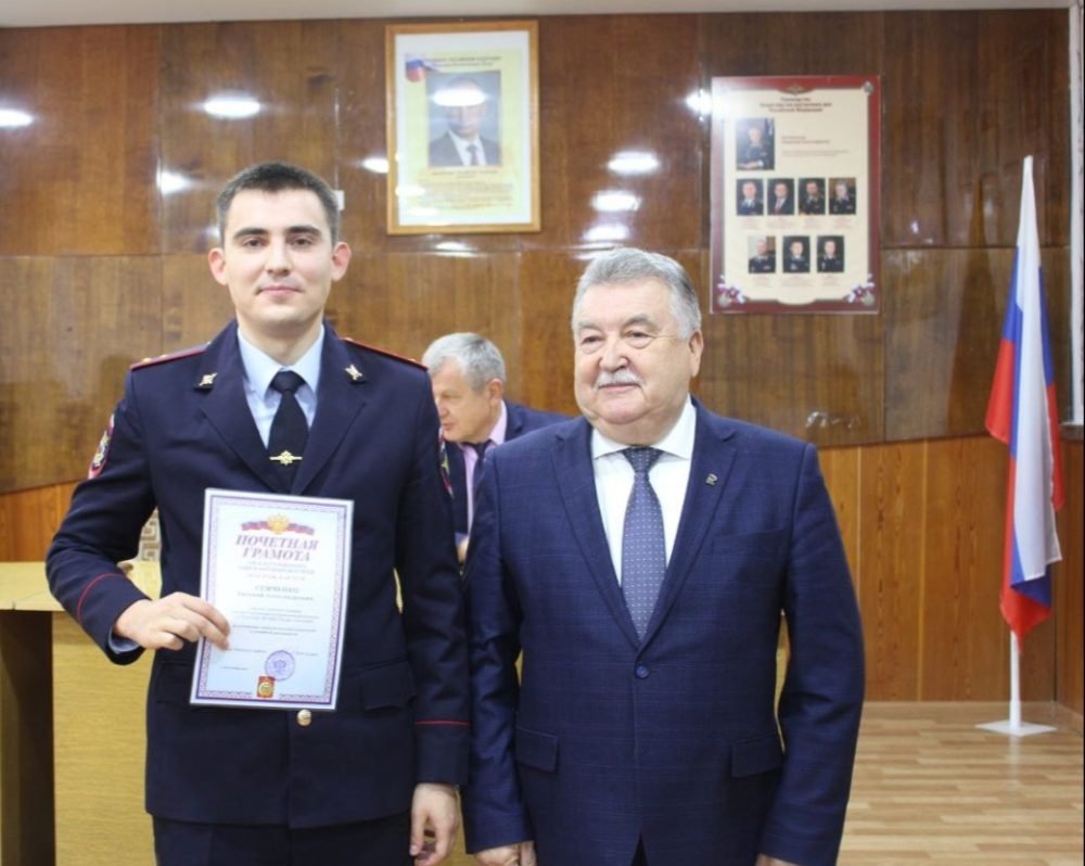 В Унече лучшим сотрудникам МО МВД вручили награды