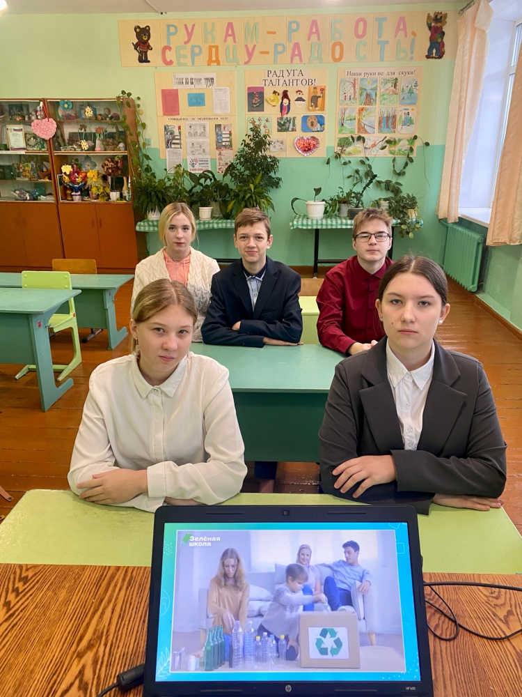 В Унечском районе учащиеся школы д. Новые Ивайтенки приняли участие во Всероссийском проекте «Зелёная школа»