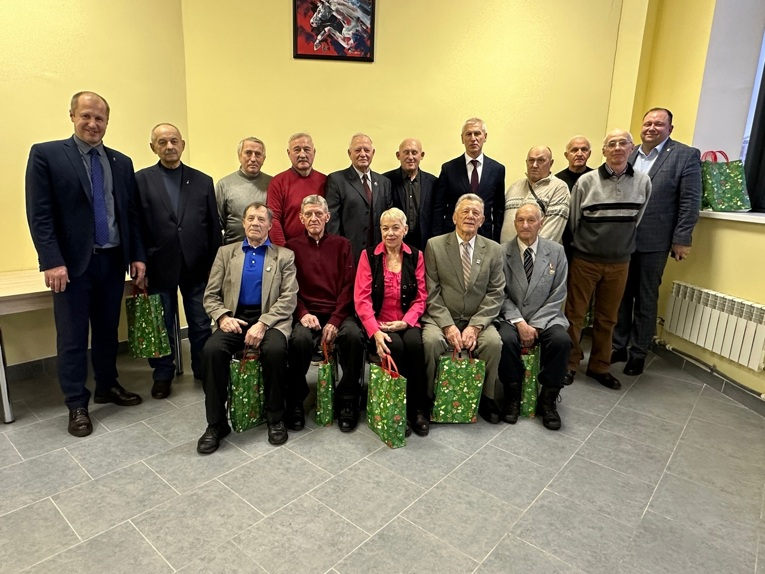 Председатель комитета госдумы по физкультуре и спорту Олег Матыцин встретился с ветеранам спорта Брянской области