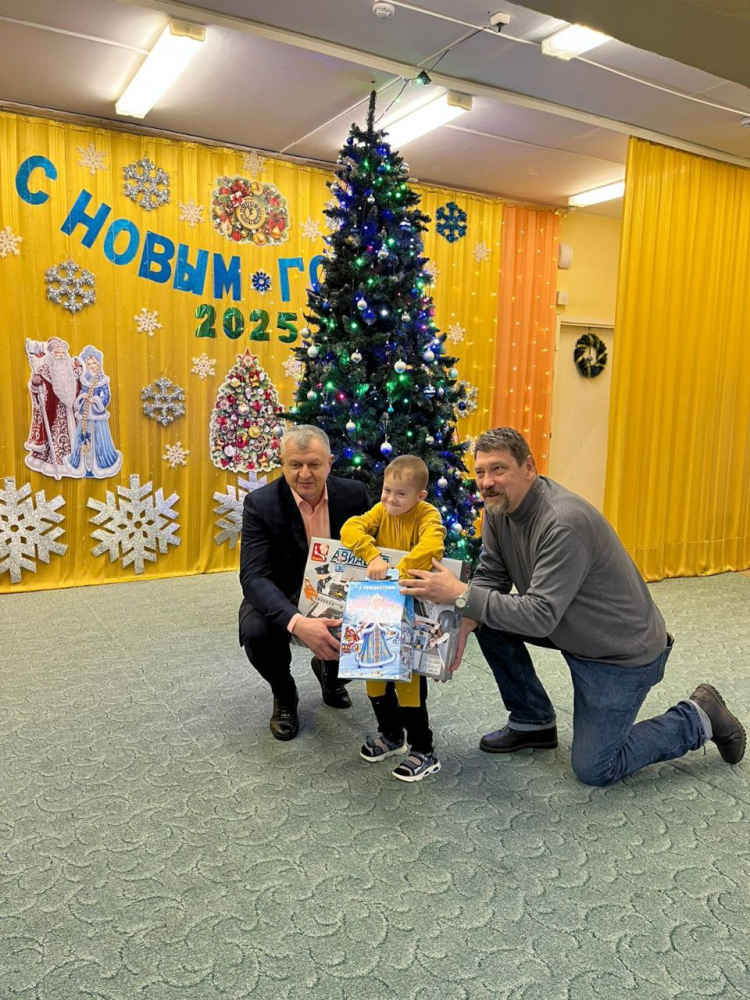 В Унечском районе проходит акция «Елка желаний»