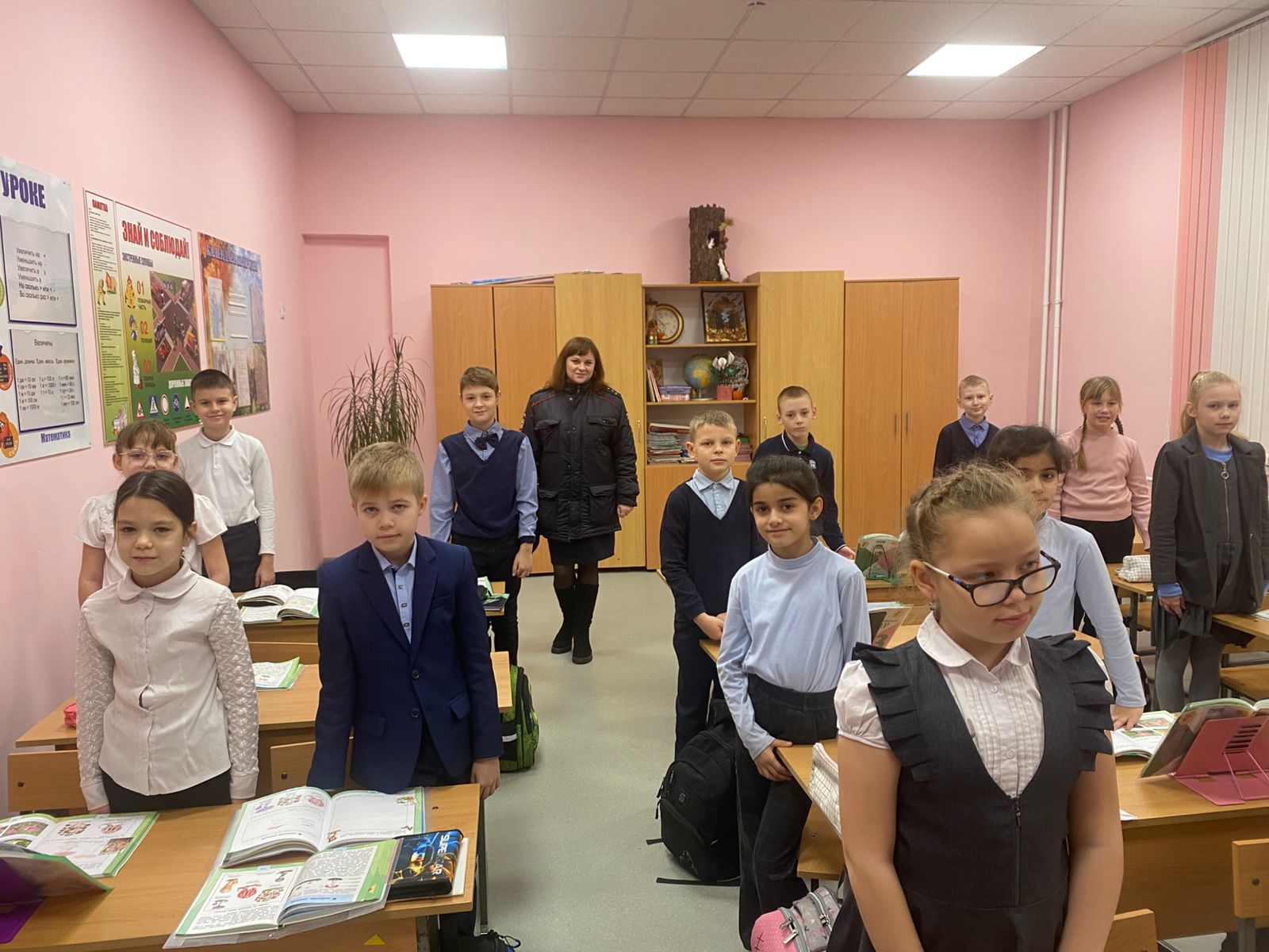 В Унече сотрудники МО МВД России «Унечский» провели профилактические мероприятия со школьниками