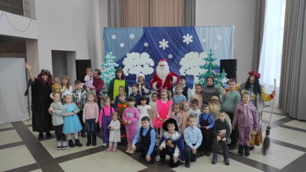 В Трубчевске Брянской области прошел детский новогодний утренник-2025