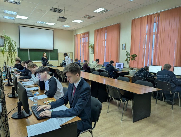 Семиклассник из брянского лицея №2 победил на олимпиаде по информатике