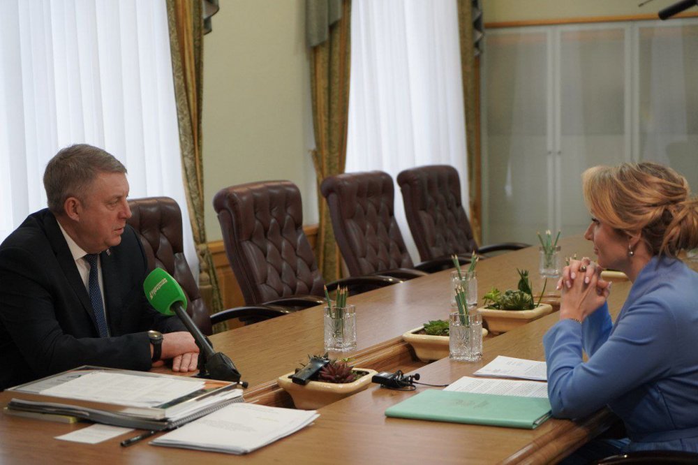 Губернатор Александр Богомаз встретился с уполномоченной по правам ребенка при президенте РФ Марией Львовой-Беловой