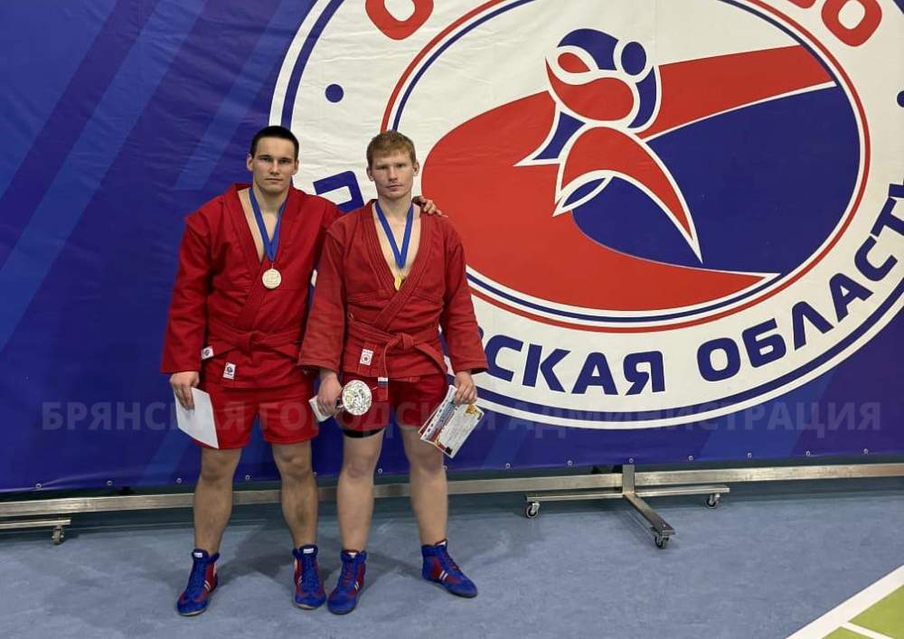 Брянские самбисты добыли золото в Великих Луках