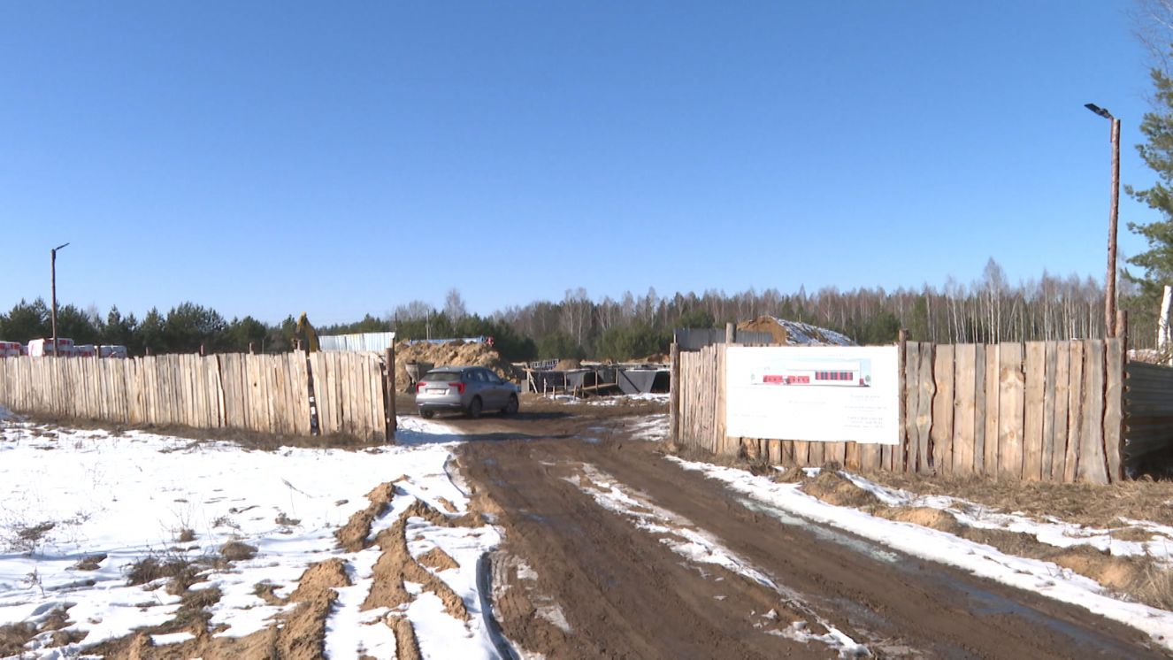 В Злынке продолжаются работы по строительству спортивного комплекса с бассейном