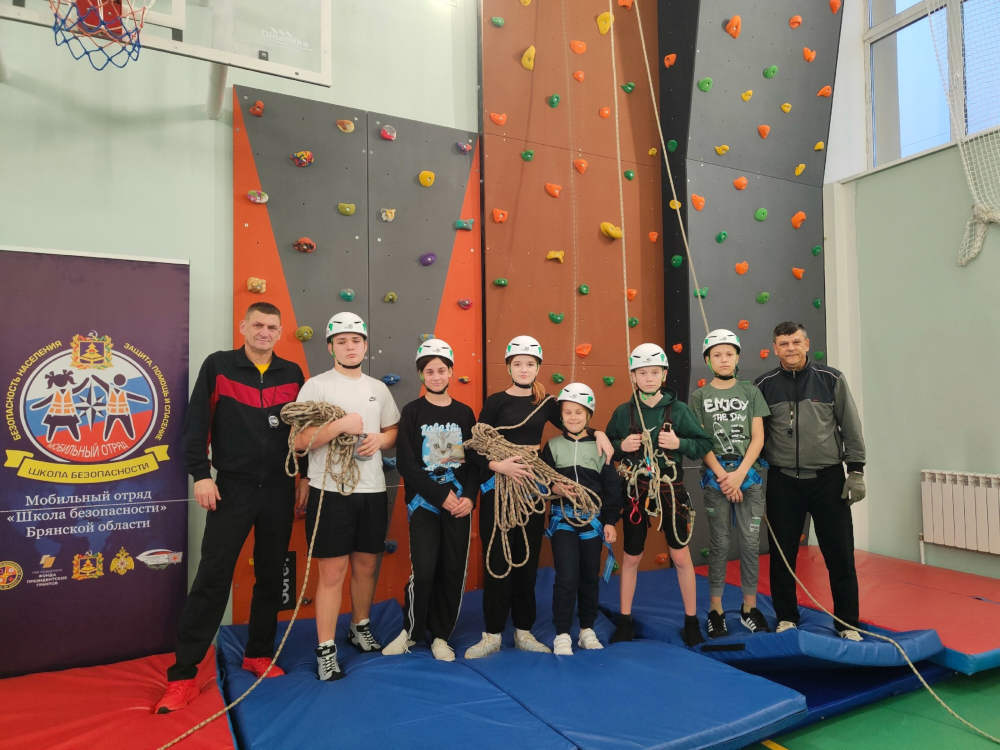 В школе №2 г. Унеча прошли соревнования по альпинизму