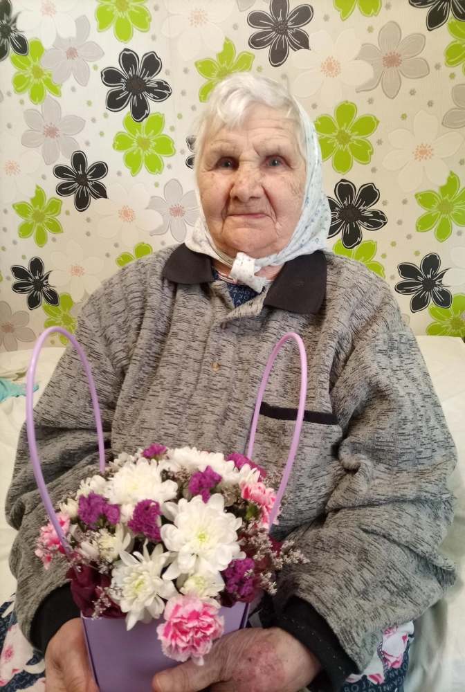 Долгожительницу Унечского района поздравили с 95-летним юбилеем