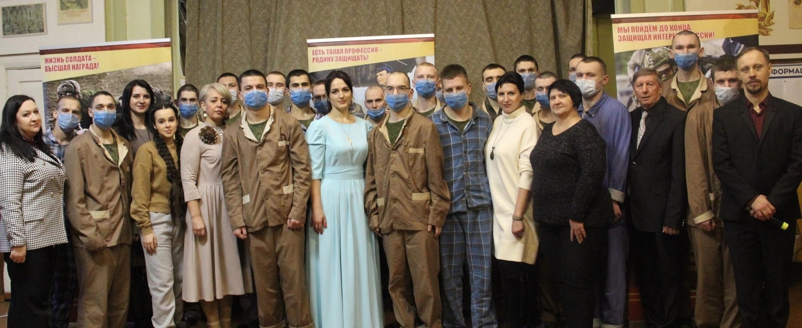 Коллектив клуба им.1 Мая г.Унеча с творческим визитом посетил военный госпиталь