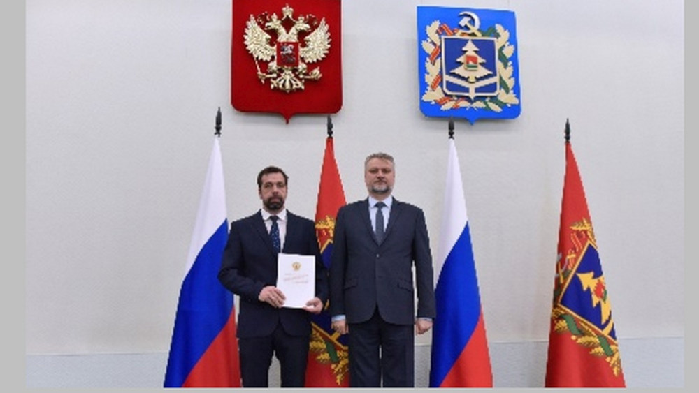 Старший диспетчер Центра управления сетями «Брянскэнерго» Михаил Воронов удостоен высокой награды