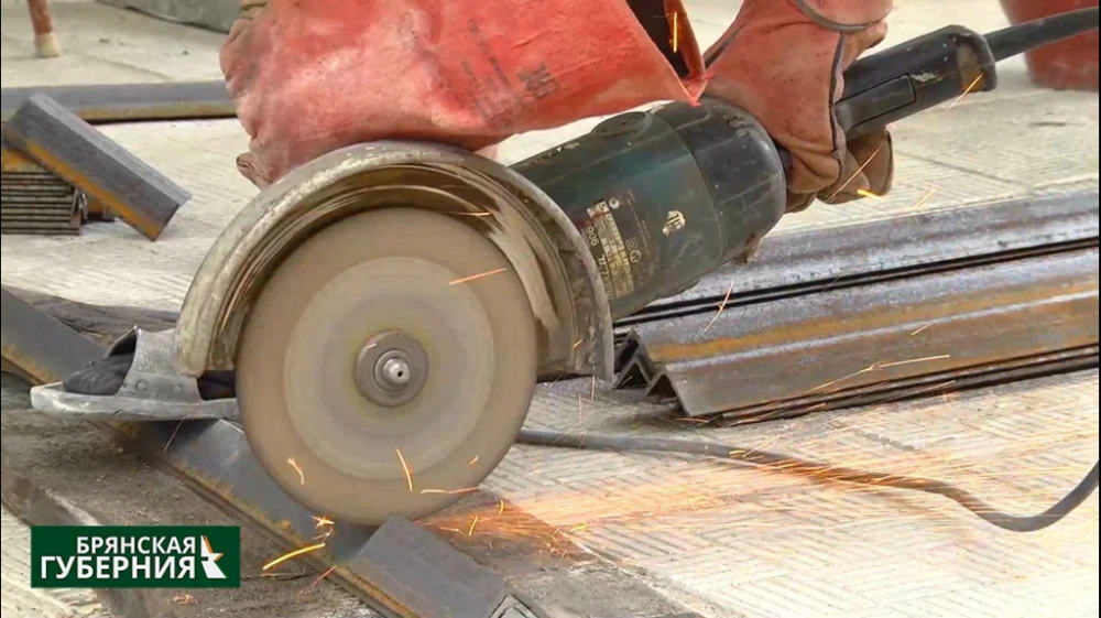 В брянской Гордеевке благоустроят два двора