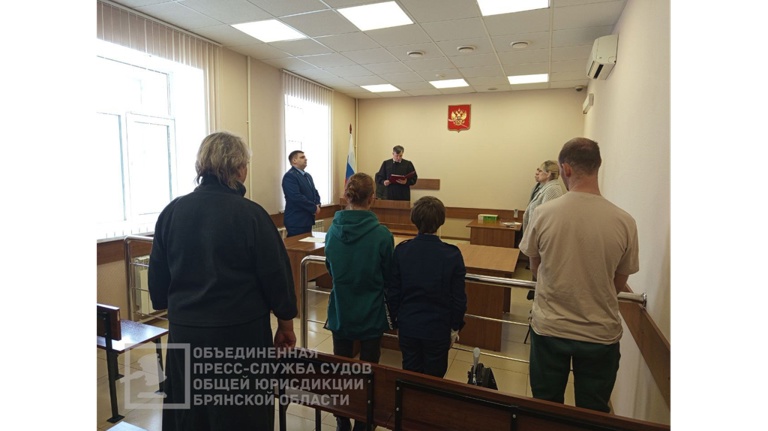 Решением суда жительница Унечского района восстановлена в родительских правах