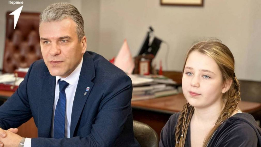 Виталий Свинцов исполнил мечту девочки из подшефной Брянки