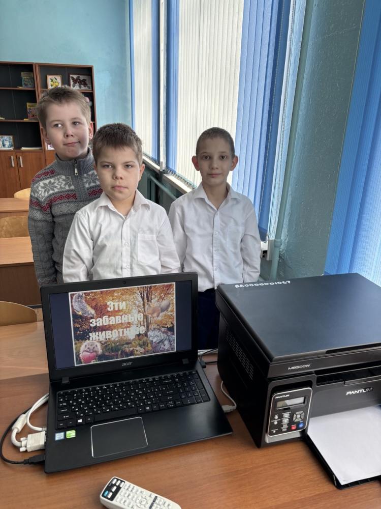 В Унече руководство школы-интерната поблагодарили Тимощенко В.М. за помощь в расширении сети Интернет