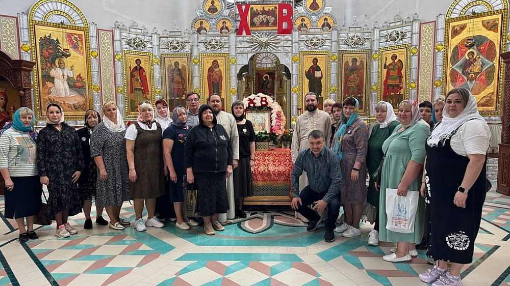 Матери воинов СВО посетили святыни и достопримечательности Дятьково