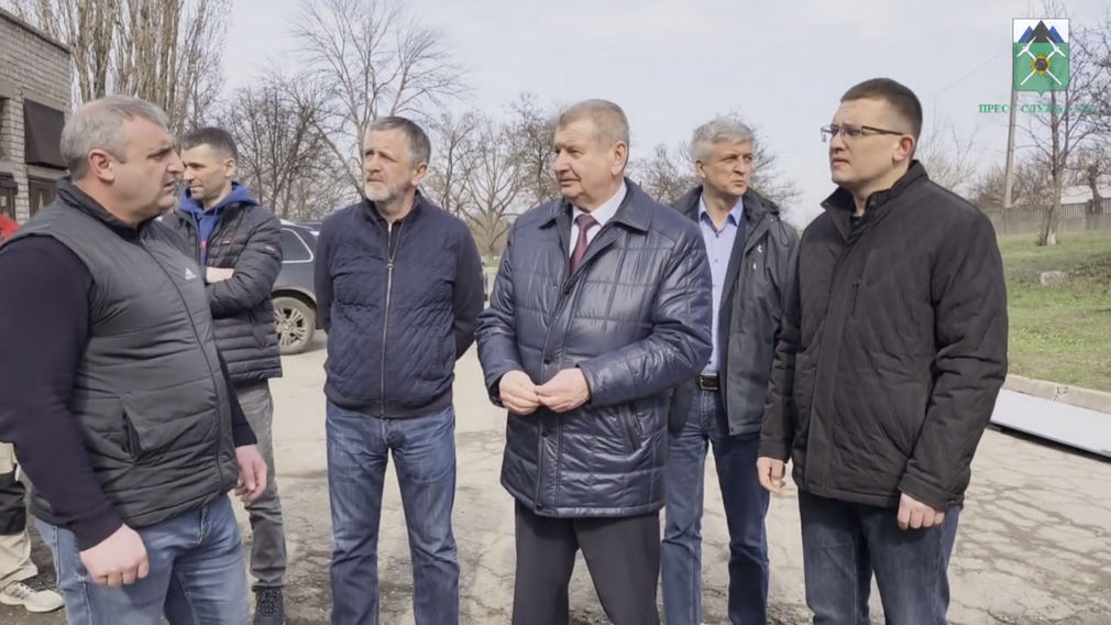 Подшефную Брянку ЛНР посетил заместитель губернатора Брянской области Николай Симоненко