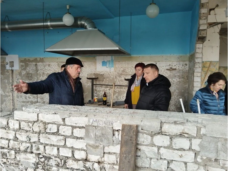 В Выгоничском районе Брянщины продолжается капремонт Кокинской школы