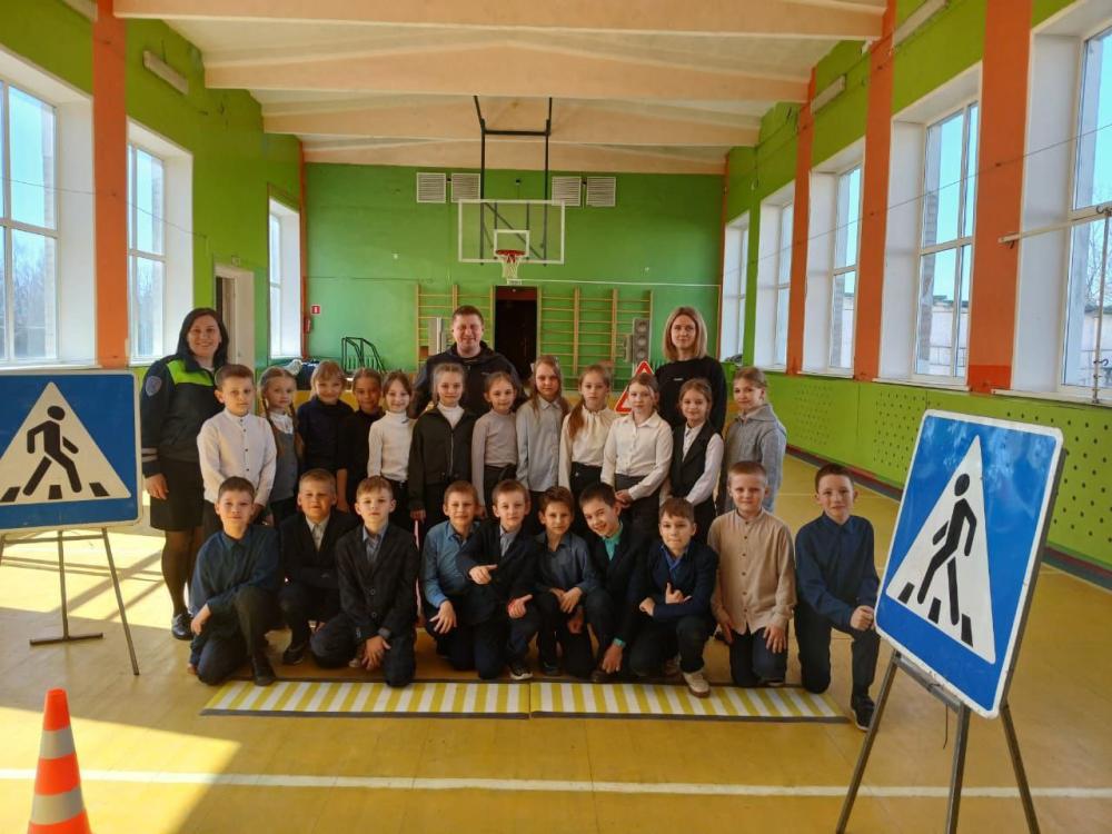 В Унече сотрудники Госавтоинспекции провели практические занятия по безопасности дорожного движения