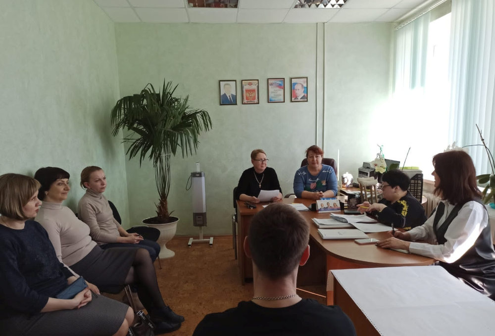 В отделе социальной защиты населения Унечского района прошло заседание комиссии по заключению социальных контрактов
