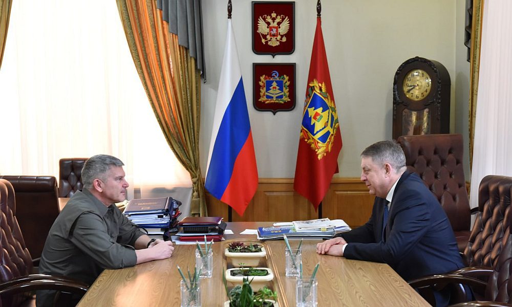 Губернатор Александр Богомаз встретился с руководителем департамента строительства Минобороны РФ Игорем Маковским