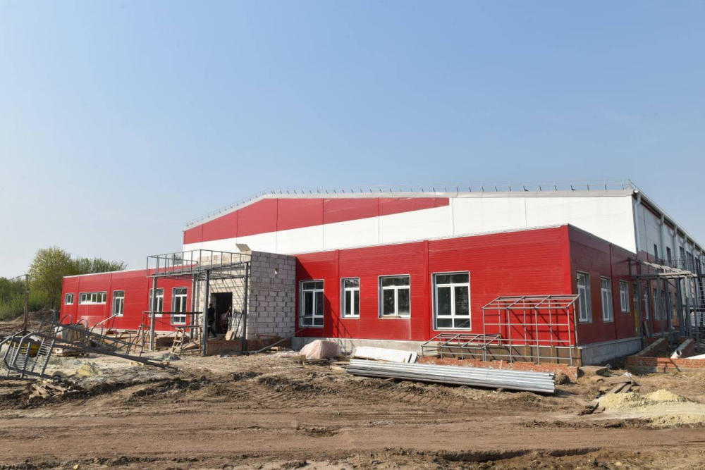 Александр Богомаз проинспектировал возведение спорткомплекса в Стародубе