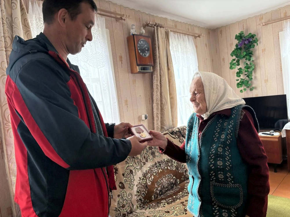 В Унече ветеранам Великой Отечественной войны вручили юбилейные медали «80 лет Победы»