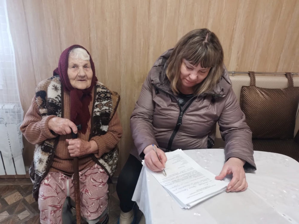 Сотрудники КЦСОН Унечского района принимают участие в акции «Забота и внимание ветеранам»