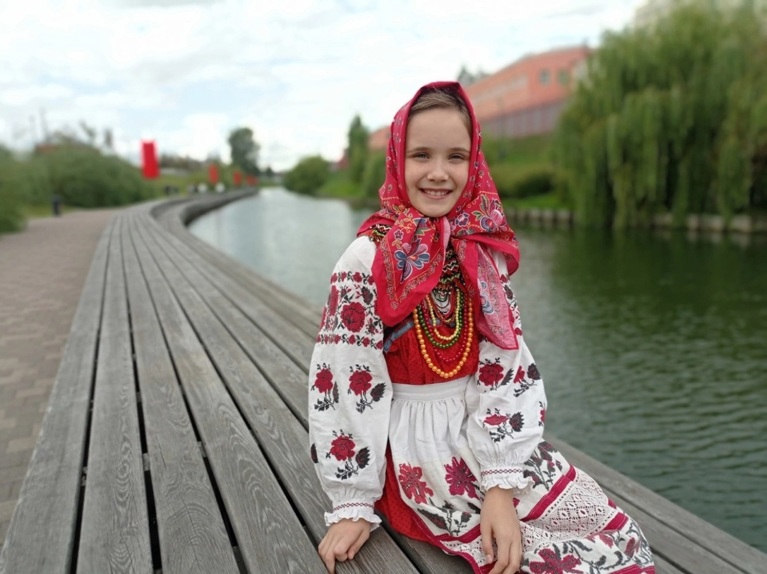 Юная брянская исполнительница победила на Всероссийском фестивале «Наследники традиций»