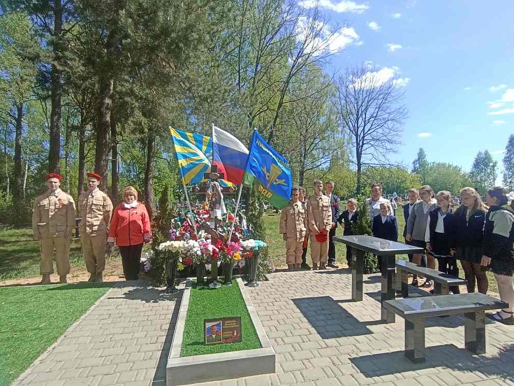 В Унечском селе Найтоповичи в День Победы состоялось открытие памятной плиты советским воинам