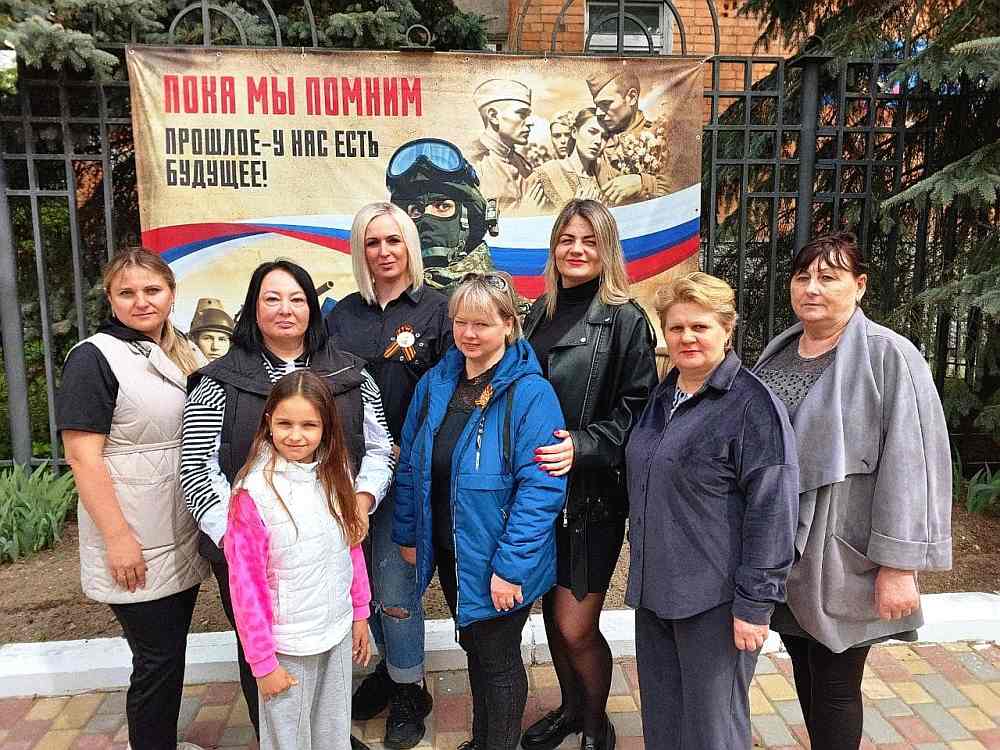 В Унече волонтеры группы «Вместе Z» готовят для российских бойцов СВО домашние угощения